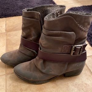 Blowfish Western Bootie 7.5 PERFECT FOR FALL